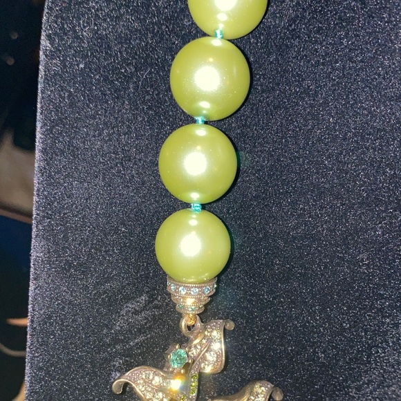 Unique Heidi Daus Green Pearl Statement Necklace with Floral Design - Picture 7 of 8